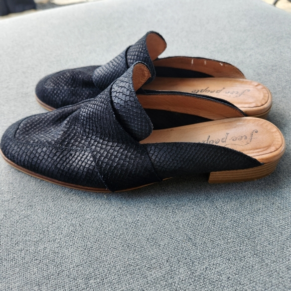 Free People At Ease Loafers/ Mules Black Slip On Women's Size 8 - Picture 7 of 11